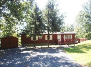 168 Bear Cub Ct, Bushkill, PA 18324