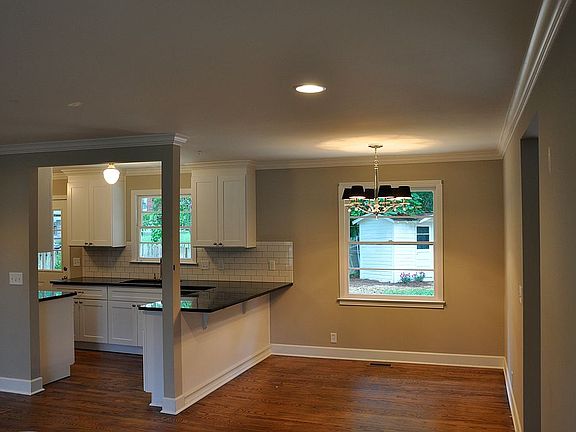Breakfast bar in kitchen