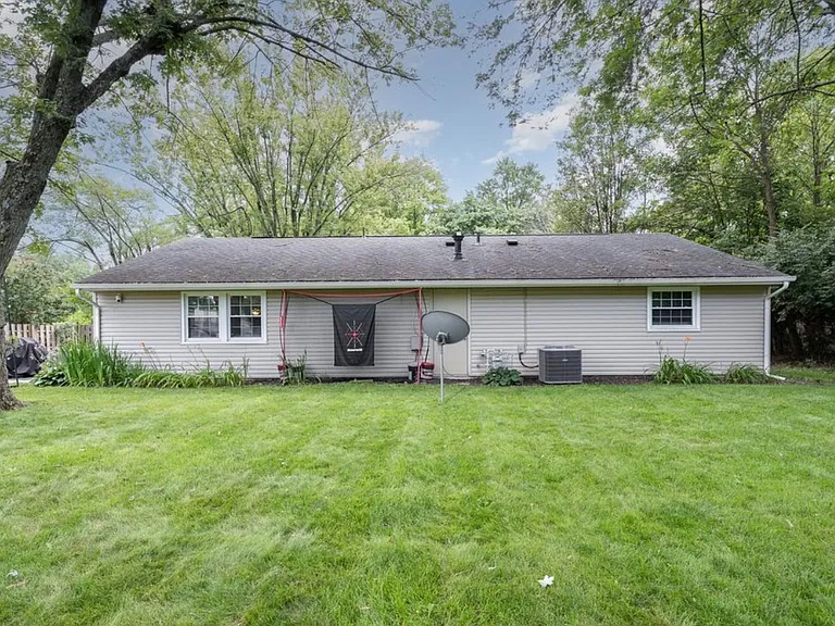 183 Monarch Rd — Photo 11