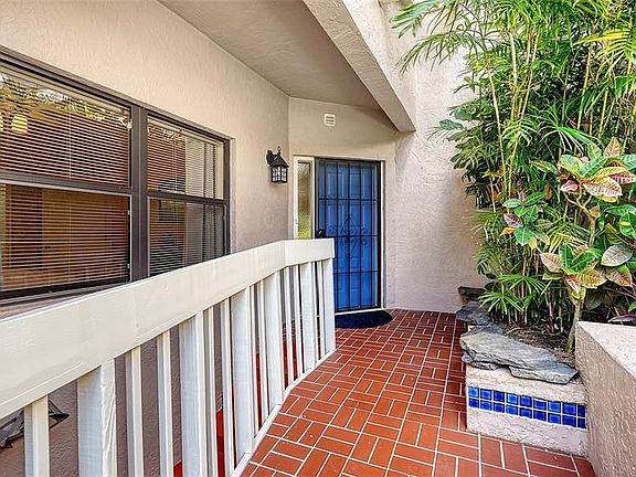4th image of 1632 STARLING DRIVE #101