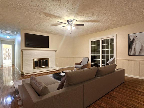 4th image of 3000 W Clifton Ct
