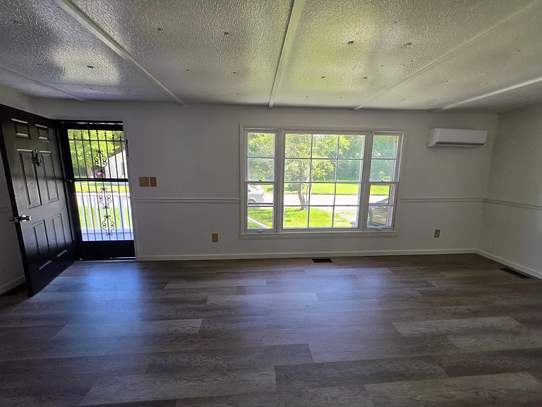 470 Washington St — Photo 6