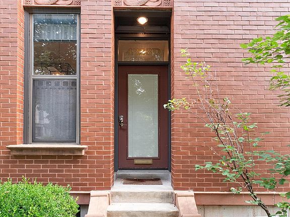 2nd image of 4323 Laclede Ave APT D