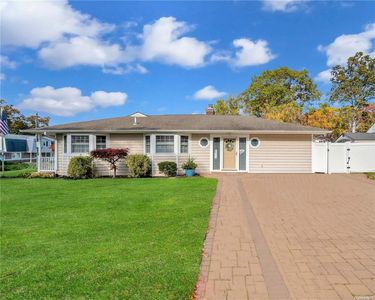 239 Port Avenue, Ronkonkoma, NY, 11779