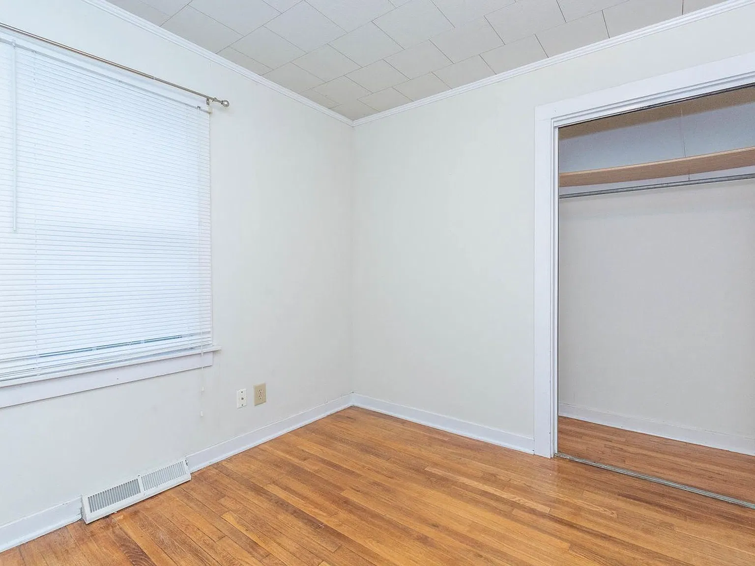 3 Bed House Available for 2027! — Photo 4