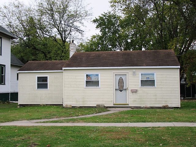 1st image of 123 W Washington Ave