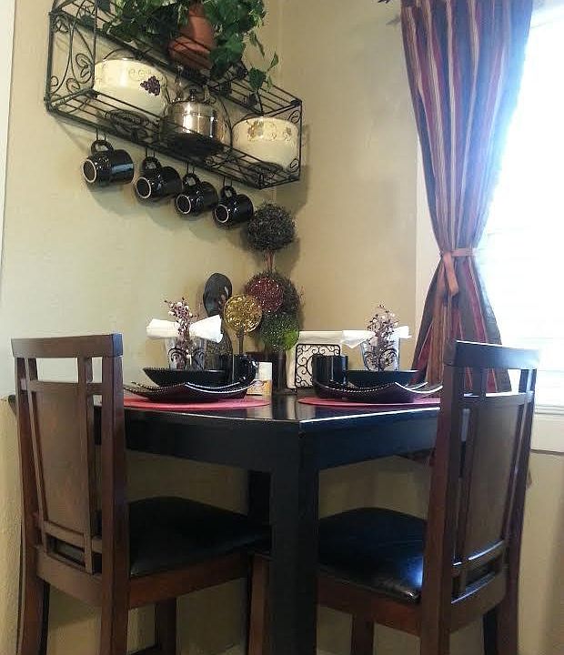 Dining nool