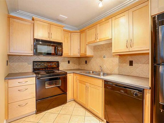 4th image of 1813 S 25th Ave SW #18