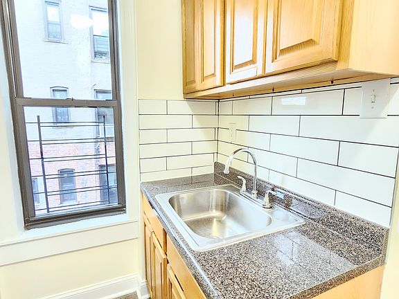 2nd image of 2525 Bedford Ave #C14