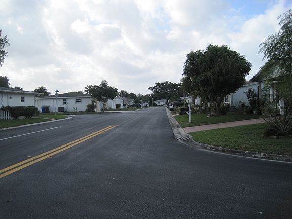 4th image of 735 NW 75th Ave