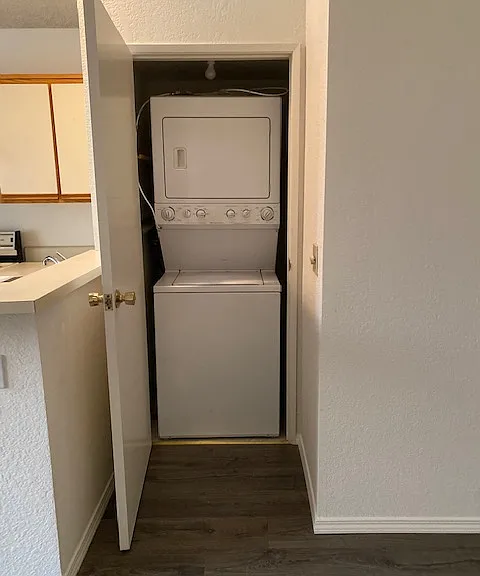 Optional washer dryer available.