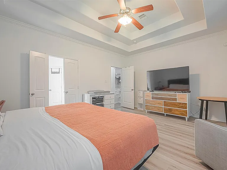 8722 Adrienne Dr — Photo 24
