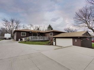 829 E Ridgeway Ave, Waterloo, IA 50702