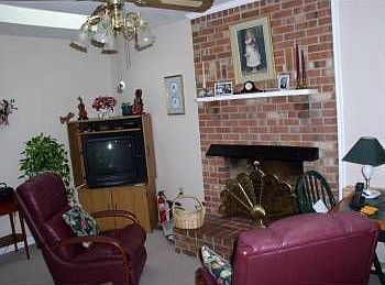 4th image of 4001 Hazel Ct