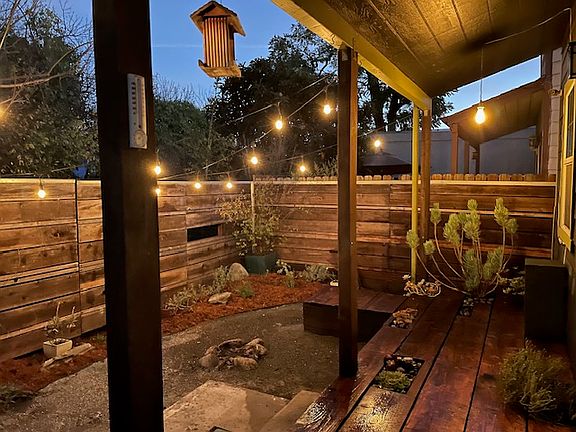 Charming back deck and yard