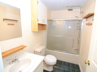 9 Albury Stone Cir #U-221, Nashua, NH 03063