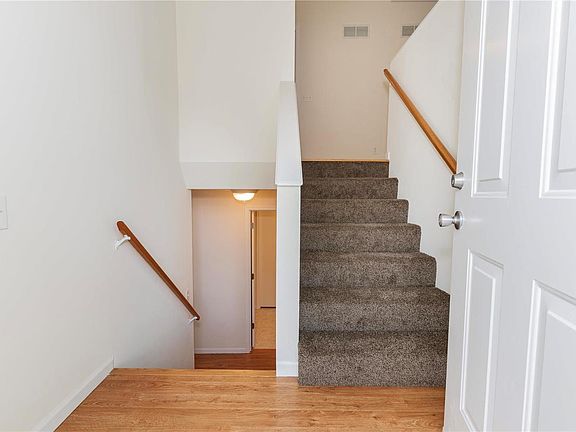 3rd image of 157 Glenbarr Ct