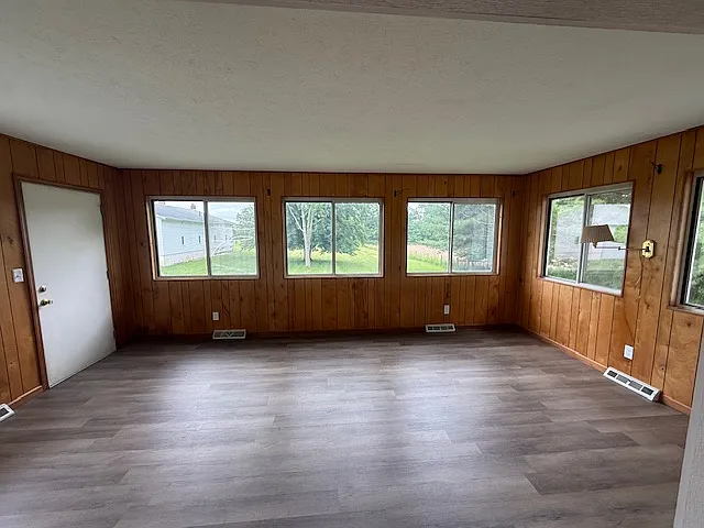 4456 Seville Rd — Photo 8