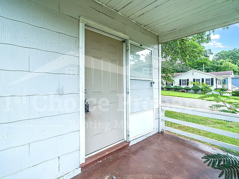 1272 Meadow Ln — Photo 4