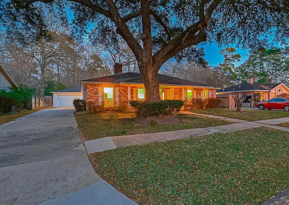 1st image of 1711 Abbey Oak Dr