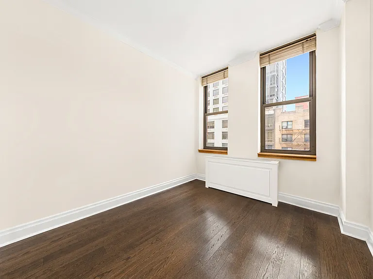 400 E 90th St #4C — Photo 3