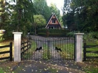 10310 W Kingston Rd, Kingston, WA 98346