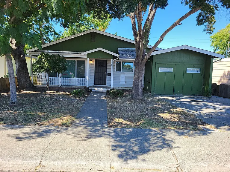 300 Utah St — Photo 2