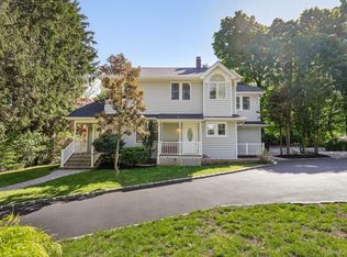 9 Talmadge Dr, Huntington Station, NY 11746