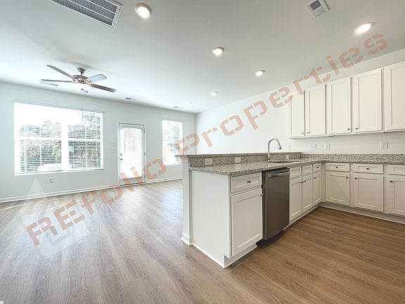 3rd image of 120 Fernbank Dr