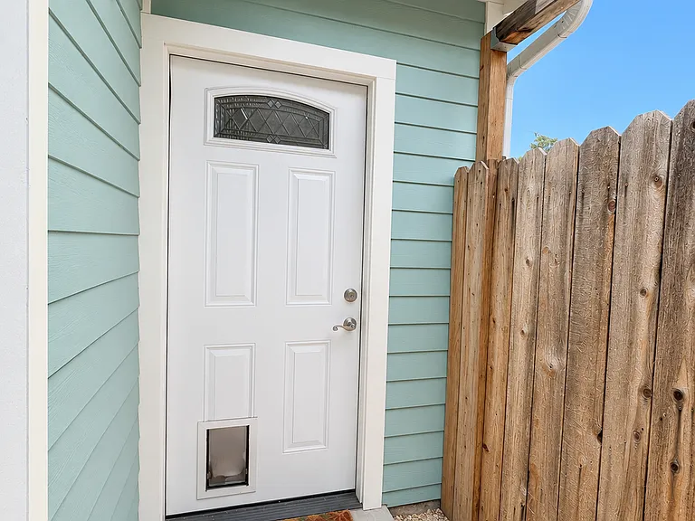 1429 Gillespie St — Photo 19