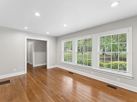 4th image of 1474 Alverado Way