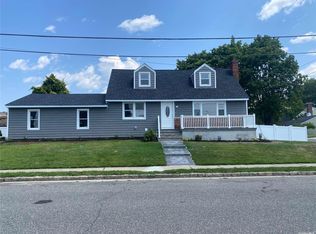 150 West Ave, Hicksville, NY 11801