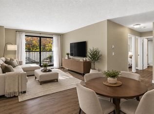835 N 19th Ave SW #105, Calgary, AB T2T 0H6