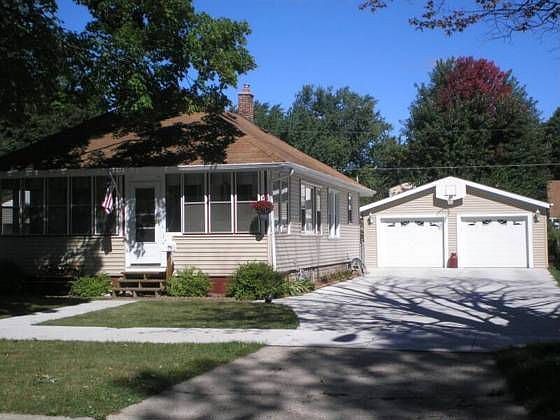 1st image of 1402 Barham Ave