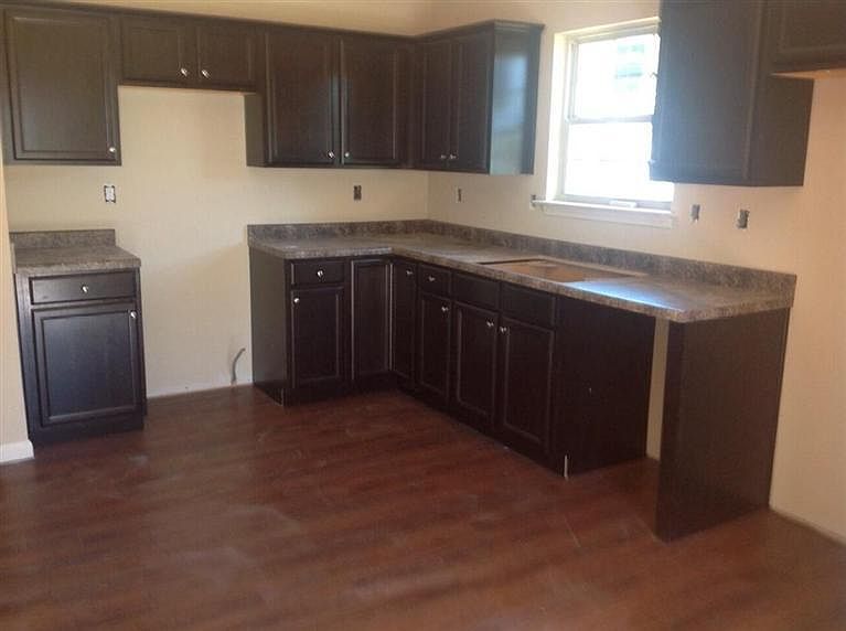 2nd image of 114 Dunlap Dr
