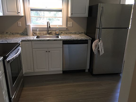 3rd image of 67 Leland Dr
