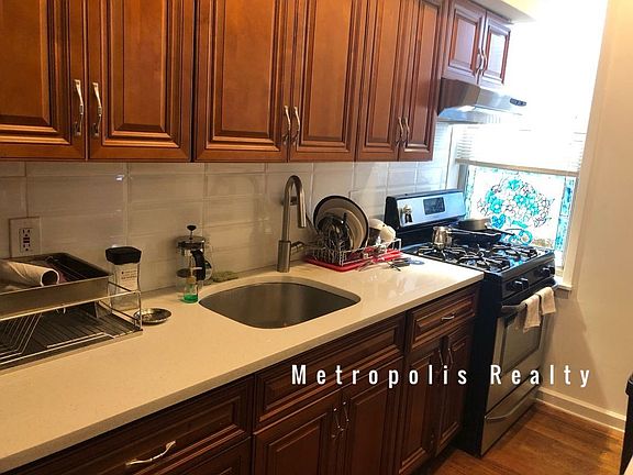 3rd image of 3076 36th St APT 1F