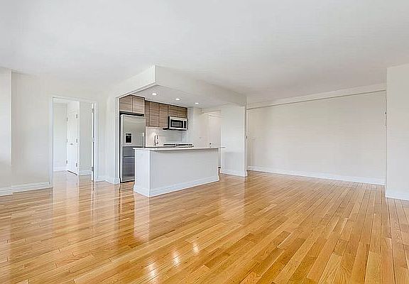 2nd image of 120 W 97th St APT 4M