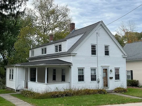 13 Walcott St, Hopkinton, MA 01748