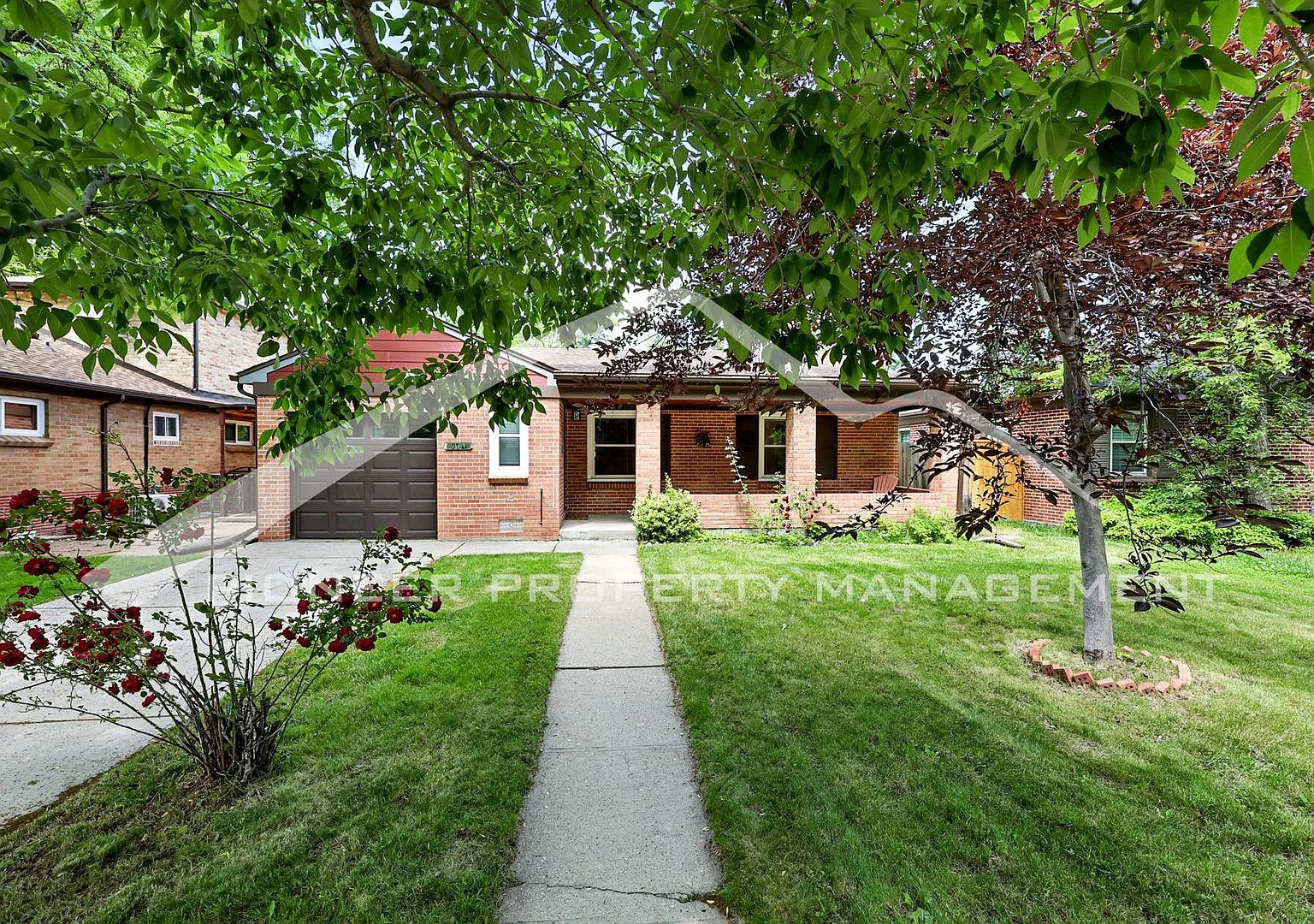 Charming Home with Washer/Dryer and Fenced Yard — Photo 1