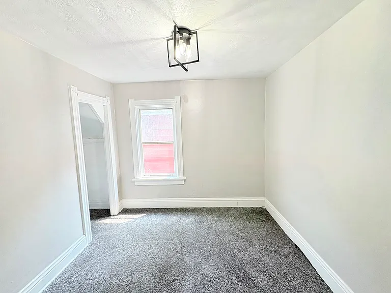 716 Clark St — Photo 5
