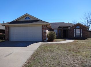 508 NE Park Meadow Ln, Burleson, TX 76028