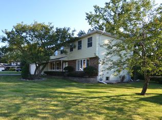 1212 Lehnertz Cir, Aurora, IL 60505