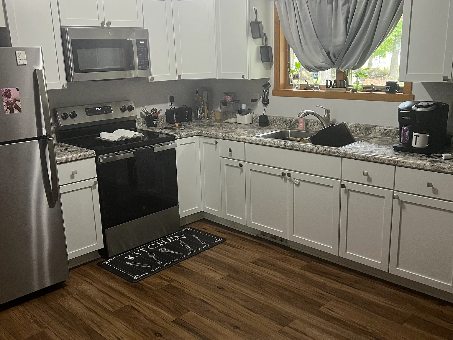 2 bed, 700 sqft, $1,300 — Photo 2