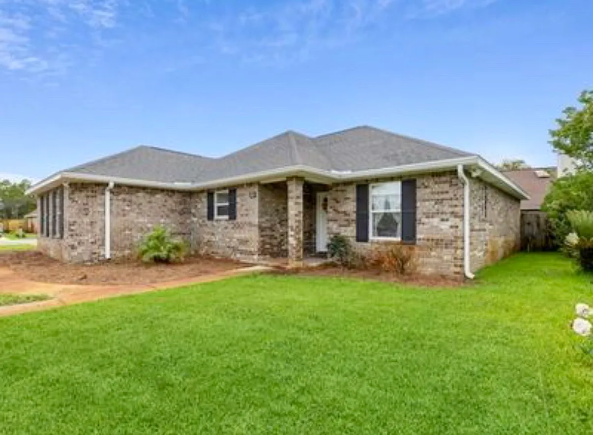 3 bed, 1795 sqft, $3,000 — Photo 1