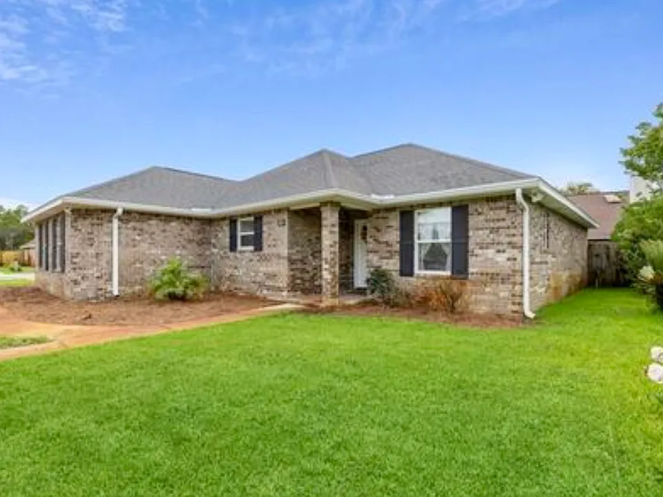 500 Baywood Ct