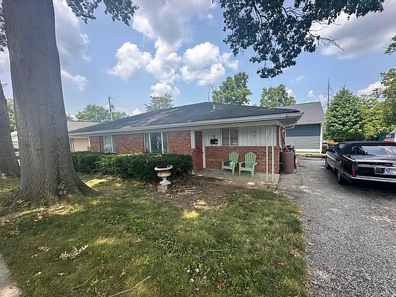2nd image of 613 & 615 E Brenda Ln