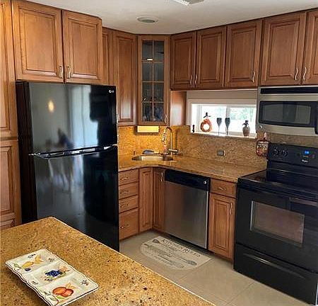 2nd image of 4820 SW 41st Ave