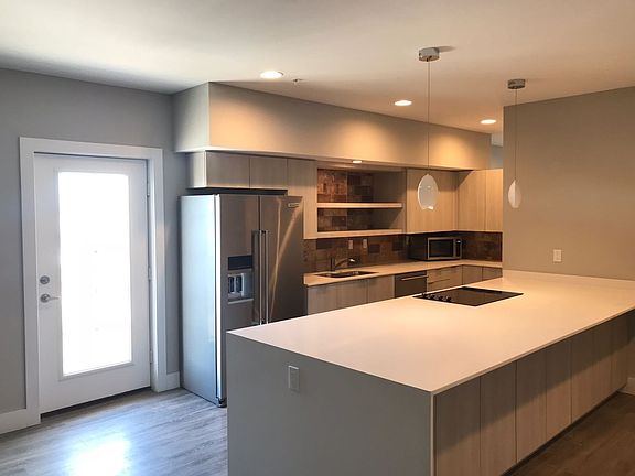 5th image of 4645 SE 11th Pl Suite 304