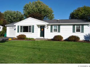 23 Gannett Rd, Farmington, NY 14425